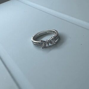 Pandora Silver bow size 8